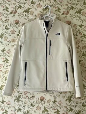 The North Face Women’s Winter White Softshell Jacket